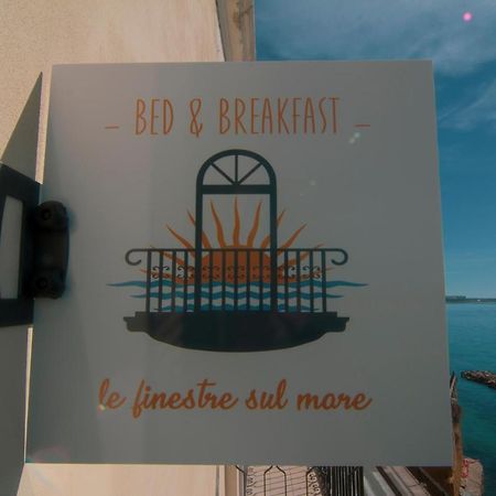B&B Le Finestre Sul Mare Таранто Экстерьер фото