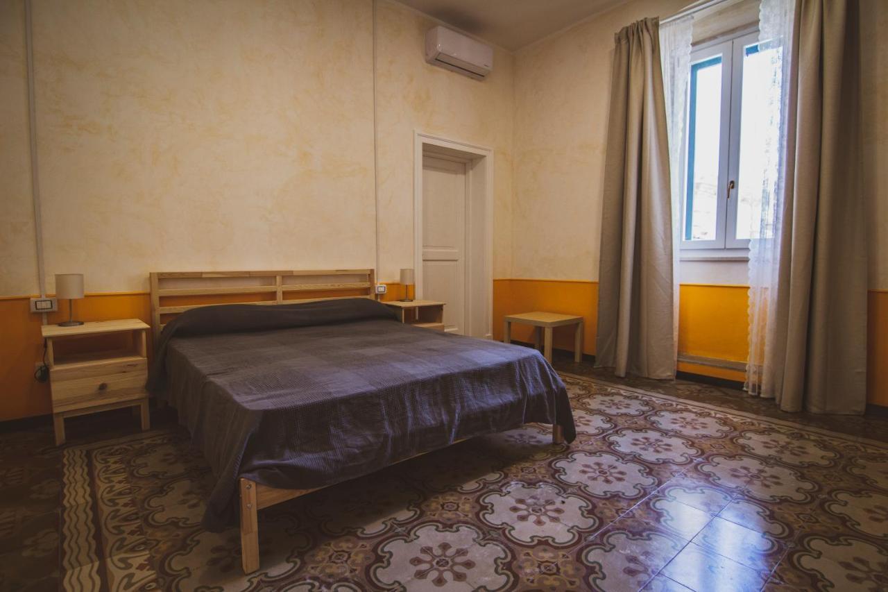 B&B Le Finestre Sul Mare Таранто Экстерьер фото