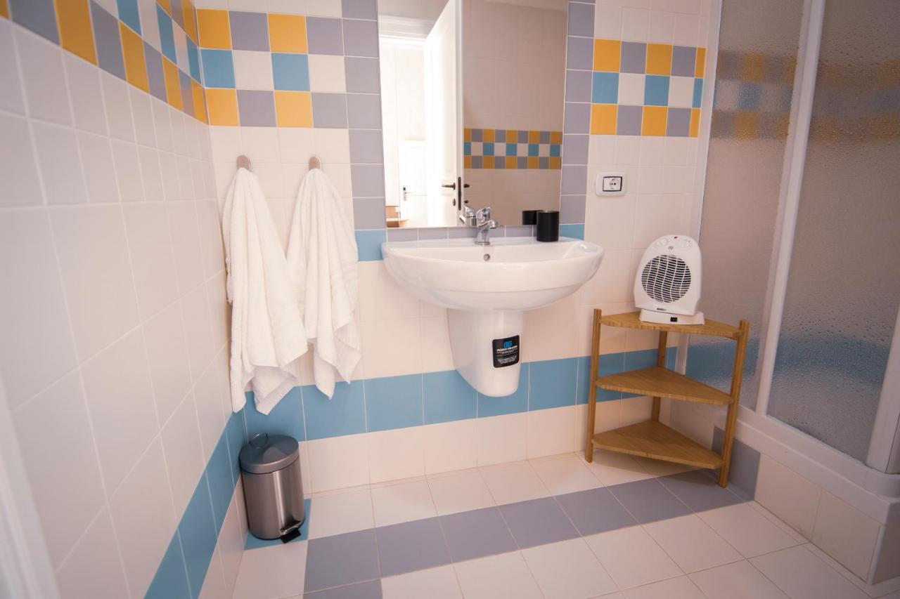 B&B Le Finestre Sul Mare Таранто Экстерьер фото