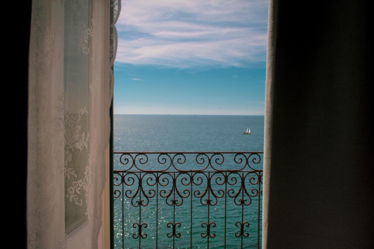 B&B Le Finestre Sul Mare Таранто Экстерьер фото